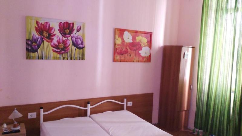 Volturno House Hostel โรม ภายนอก รูปภาพ