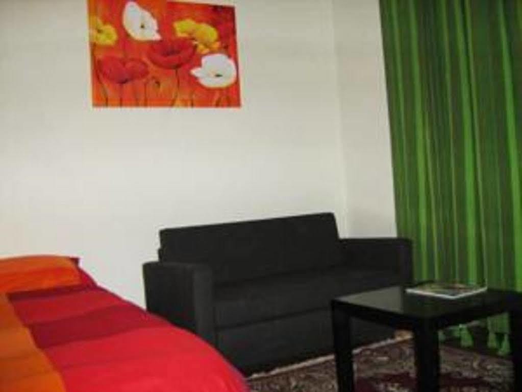 Volturno House Hostel โรม ภายนอก รูปภาพ