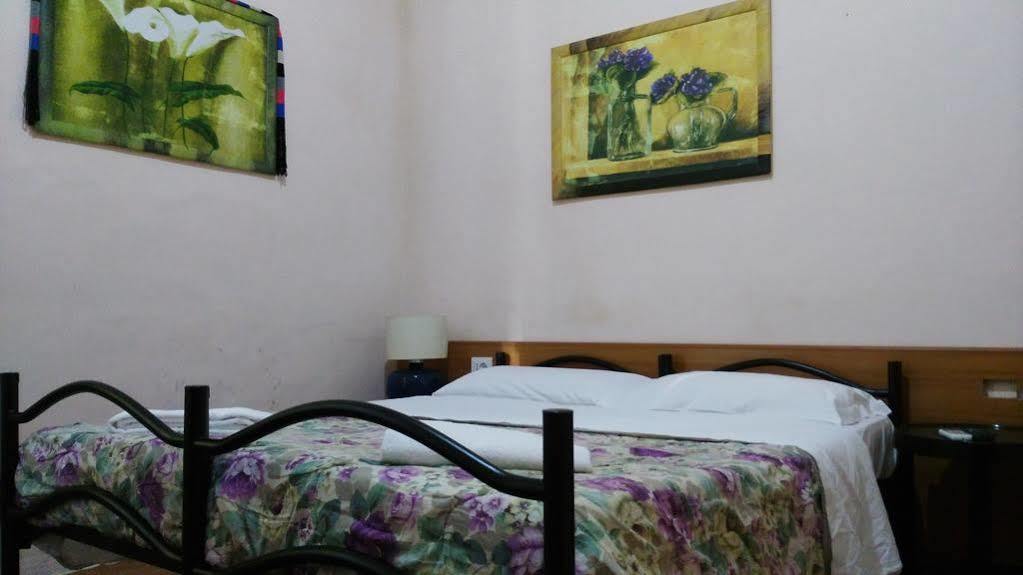 Volturno House Hostel โรม ภายนอก รูปภาพ
